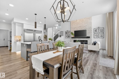 1663 Enright Way, Edmonton, AB - Indoor Photo Showing Dining Room