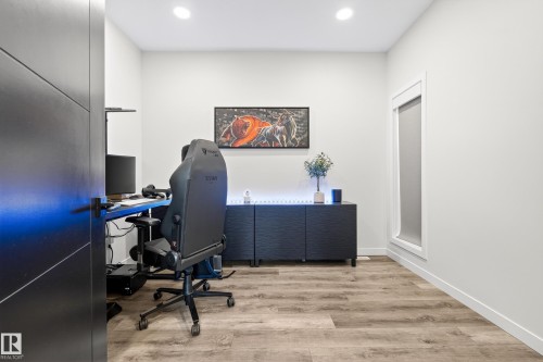 1663 Enright Way, Edmonton, AB - Indoor Photo Showing Office
