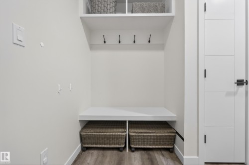 1663 Enright Way, Edmonton, AB - Indoor