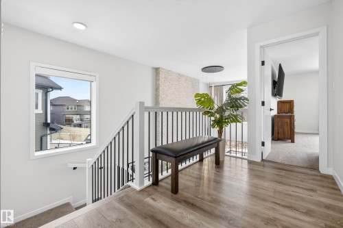 1663 Enright Way, Edmonton, AB - Indoor Photo Showing Other Room