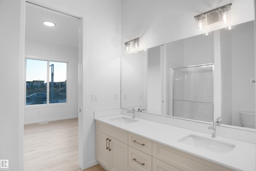 7513 Observer Lane, Edmonton, AB - Indoor Photo Showing Bathroom