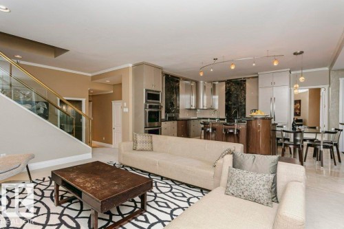 11 Wellington Crescent, Edmonton, AB - Indoor Photo Showing Living Room