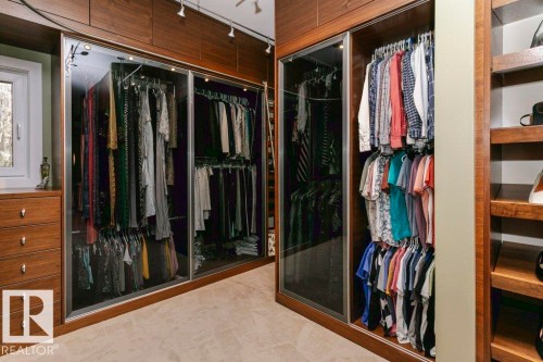 11 Wellington Crescent, Edmonton, AB - Indoor With Storage