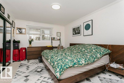 11 Wellington Crescent, Edmonton, AB - Indoor Photo Showing Bedroom