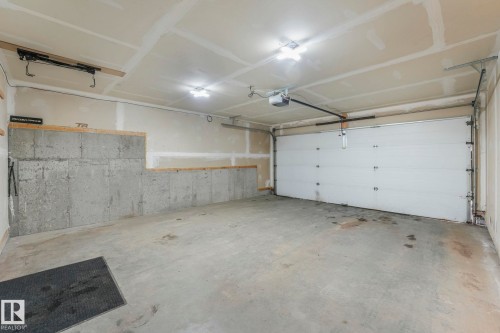 80 1623 Towne Centre Boulevard, Edmonton, AB - Indoor Photo Showing Garage