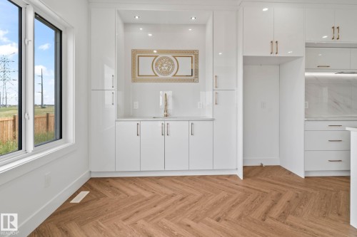 2904 1 Avenue, Edmonton, AB - Indoor