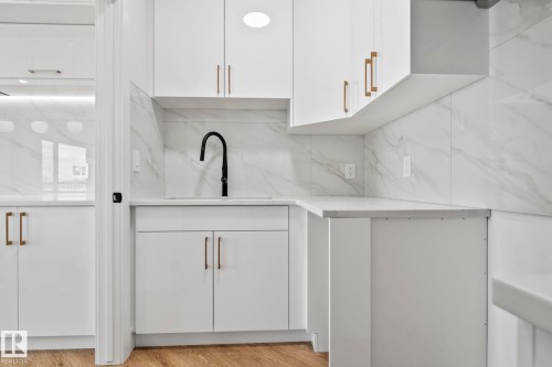 2904 1 Avenue, Edmonton, AB - Indoor