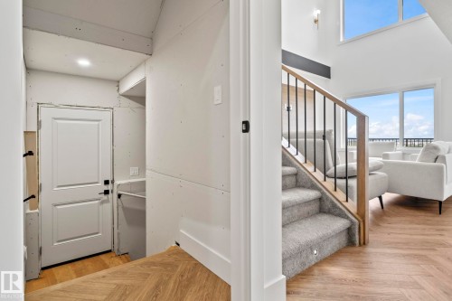 2904 1 Avenue, Edmonton, AB - Indoor Photo Showing Other Room