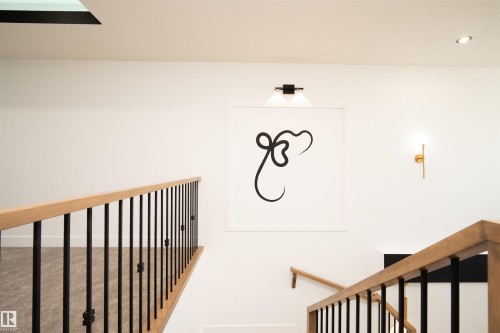 2904 1 Avenue, Edmonton, AB - Indoor Photo Showing Other Room