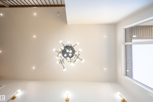 2904 1 Avenue, Edmonton, AB - Indoor Photo Showing Other Room