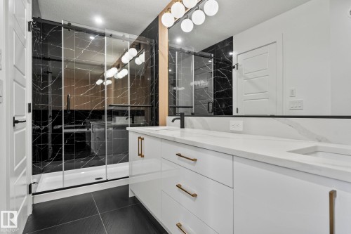 2904 1 Avenue, Edmonton, AB - Indoor