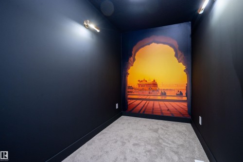 2904 1 Avenue, Edmonton, AB - Indoor Photo Showing Other Room