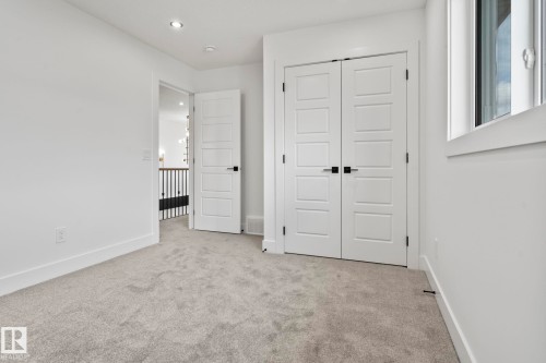 2904 1 Avenue, Edmonton, AB - Indoor Photo Showing Other Room