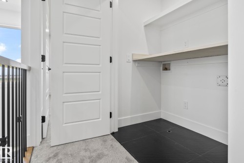 2904 1 Avenue, Edmonton, AB - Indoor Photo Showing Other Room