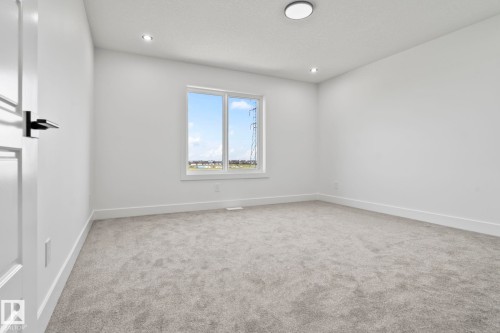 2904 1 Avenue, Edmonton, AB - Indoor Photo Showing Other Room