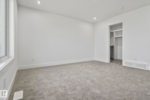 2904 1 Avenue, Edmonton, AB - Indoor Photo Showing Other Room