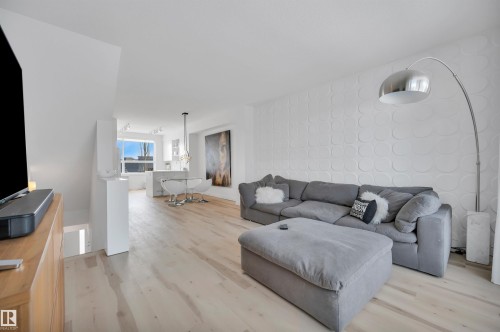 4 100 Jensen Lakes Boulevard, St. Albert, AB - Indoor Photo Showing Living Room