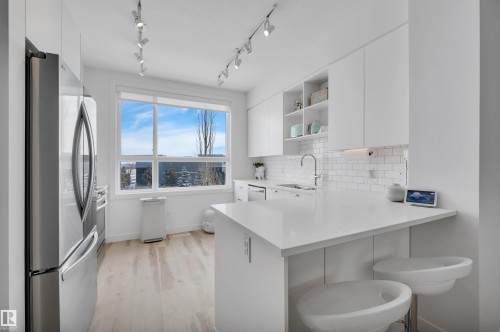 4 100 Jensen Lakes Boulevard, St. Albert, AB - Indoor Photo Showing Kitchen With Upgraded Kitchen