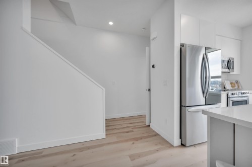 4 100 Jensen Lakes Boulevard, St. Albert, AB - Indoor Photo Showing Kitchen