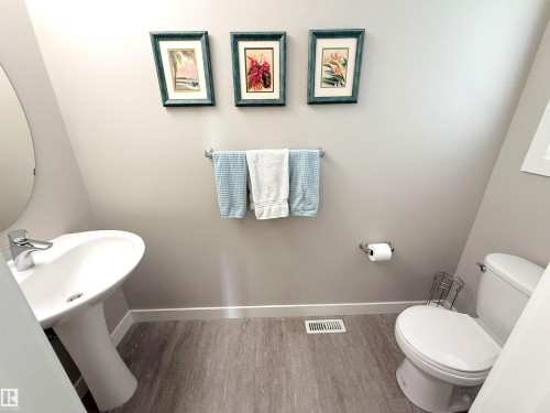 41 50 Mclaughlin Drive, Spruce Grove, AB - Indoor Photo Showing Bathroom
