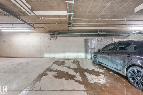 412 10518 113 Street, Edmonton, AB - Indoor Photo Showing Garage