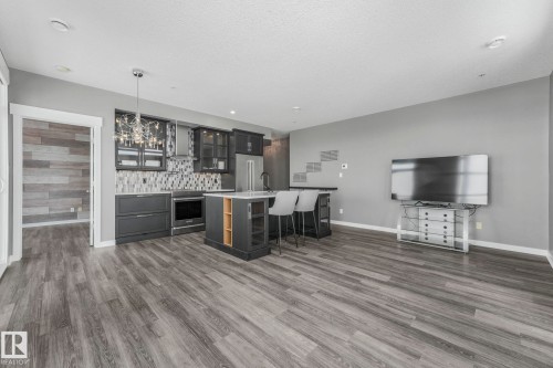 412 10518 113 Street, Edmonton, AB - Indoor