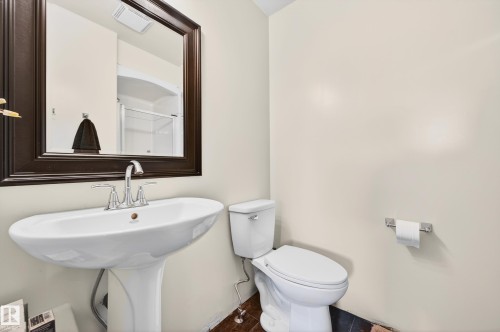4112 30 Avenue, Edmonton, AB - Indoor Photo Showing Bathroom