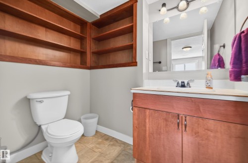 4112 30 Avenue, Edmonton, AB - Indoor Photo Showing Bathroom