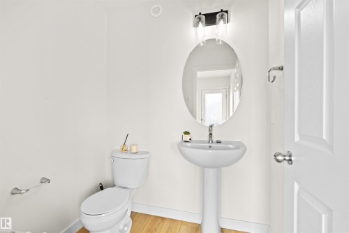 17651 49 Street, Edmonton, AB - Indoor Photo Showing Bathroom