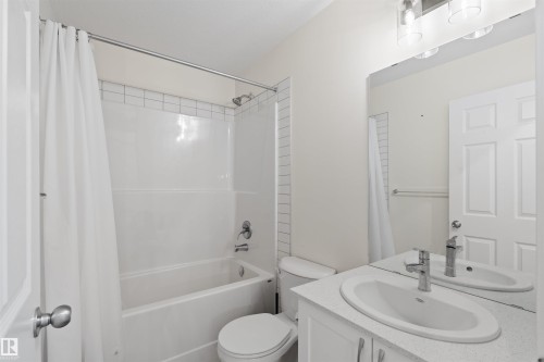 17651 49 Street, Edmonton, AB - Indoor Photo Showing Bathroom
