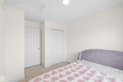 17651 49 Street, Edmonton, AB - Indoor Photo Showing Bedroom