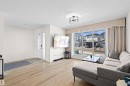 17651 49 Street, Edmonton, AB  - Indoor Photo Showing Living Room 