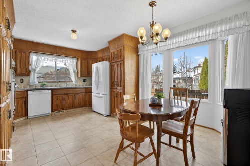 4720 147A Street, Edmonton, AB - Indoor Photo Showing Dining Room