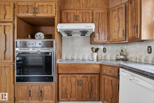 4720 147A Street, Edmonton, AB - Indoor Photo Showing Kitchen