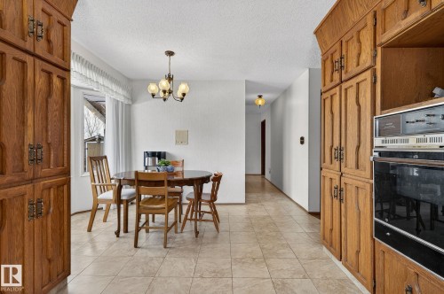 4720 147A Street, Edmonton, AB - Indoor Photo Showing Dining Room