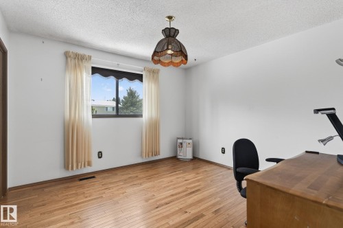 4720 147A Street, Edmonton, AB - Indoor Photo Showing Office
