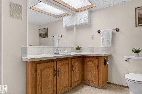 4720 147A Street, Edmonton, AB - Indoor Photo Showing Bathroom