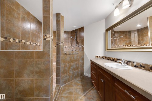 305 9803 96A Street, Edmonton, AB - Indoor Photo Showing Bathroom