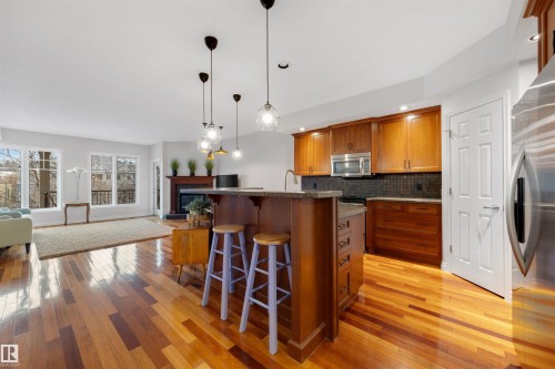 305 9803 96A Street, Edmonton, AB - Indoor Photo Showing Kitchen
