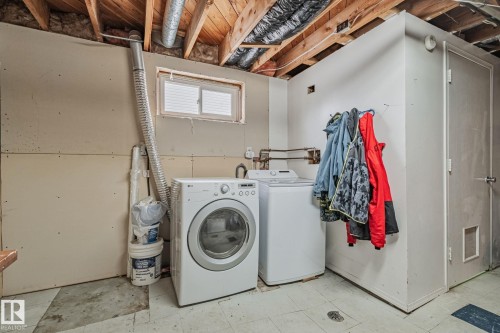 4717 49 Avenue, Legal, AB - Indoor Photo Showing Laundry Room