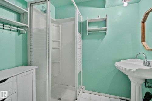 4717 49 Avenue, Legal, AB - Indoor Photo Showing Bathroom