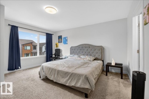 1120 Plum Ln, Edmonton, AB - Indoor Photo Showing Bedroom
