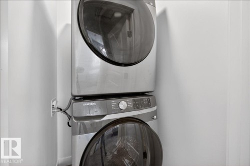 1120 Plum Ln, Edmonton, AB - Indoor Photo Showing Laundry Room