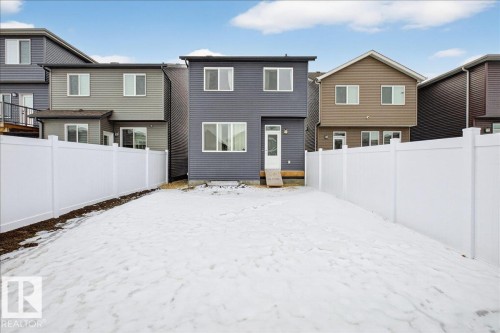 1120 Plum Ln, Edmonton, AB - Outdoor