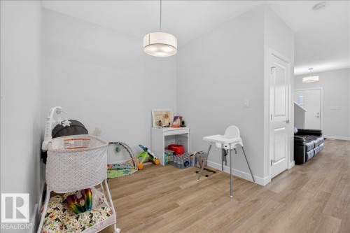 1120 Plum Ln, Edmonton, AB - Indoor