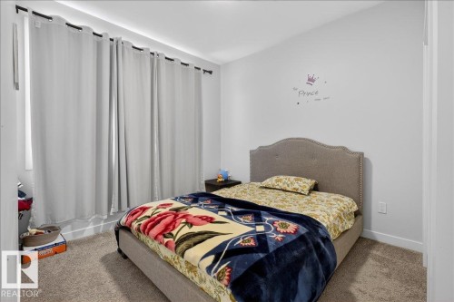 1120 Plum Ln, Edmonton, AB - Indoor Photo Showing Bedroom