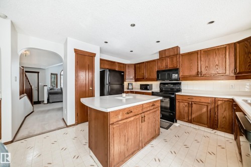 15404 132 Street, Edmonton, AB - Indoor Photo Showing Kitchen