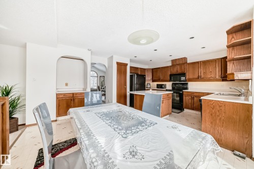 15404 132 Street, Edmonton, AB - Indoor Photo Showing Kitchen