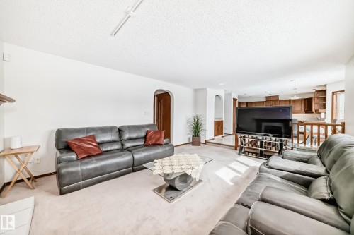 15404 132 Street, Edmonton, AB - Indoor Photo Showing Living Room