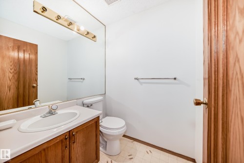 15404 132 Street, Edmonton, AB - Indoor Photo Showing Bathroom